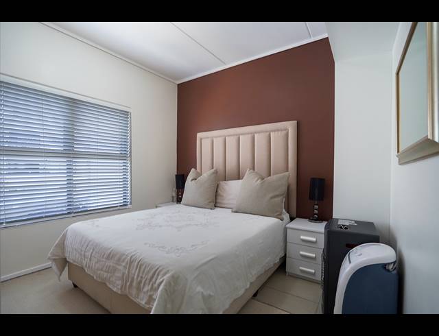 3 BEDROOM APARTMENT TO LET IN SANDOWN